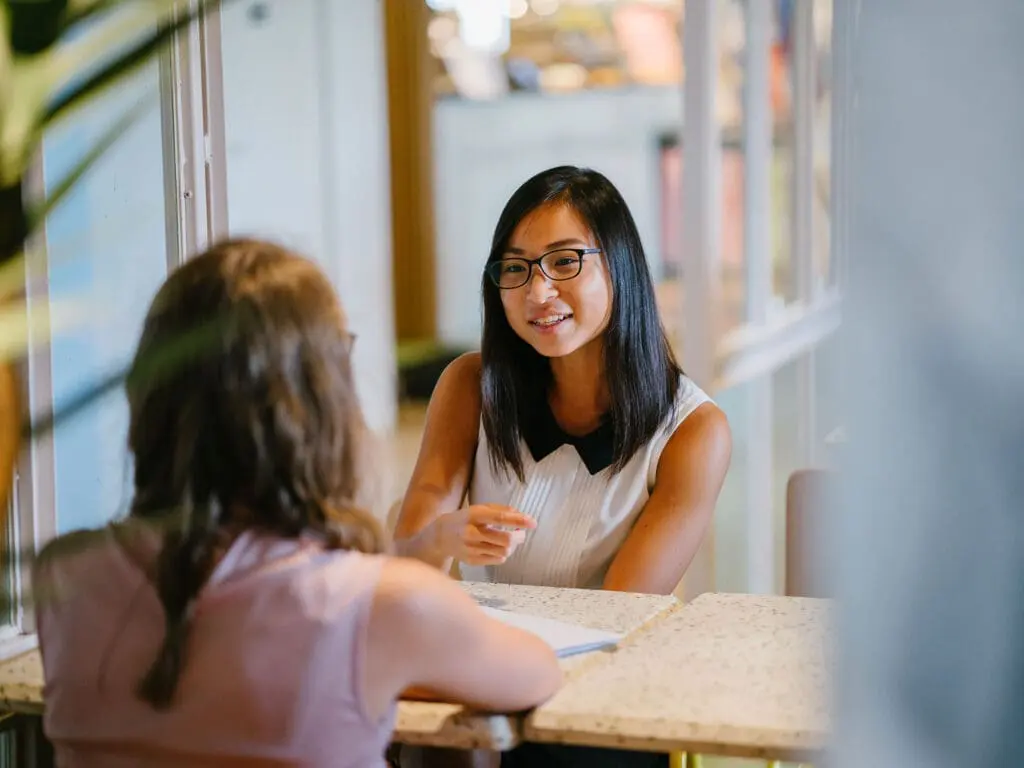 Hướng Dẫn Dạy Tiếng Anh Cho Người Đi Định Cư Hiệu Quả 2 Mock interview 2400x1800