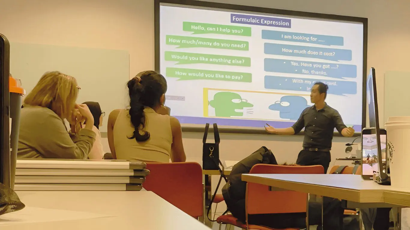 Khám Phá Phương Pháp Giảng Dạy TESOL: Chìa Khóa Để Trở Thành Giáo Viên Tiếng Anh Xuất Sắc 2 anh 3