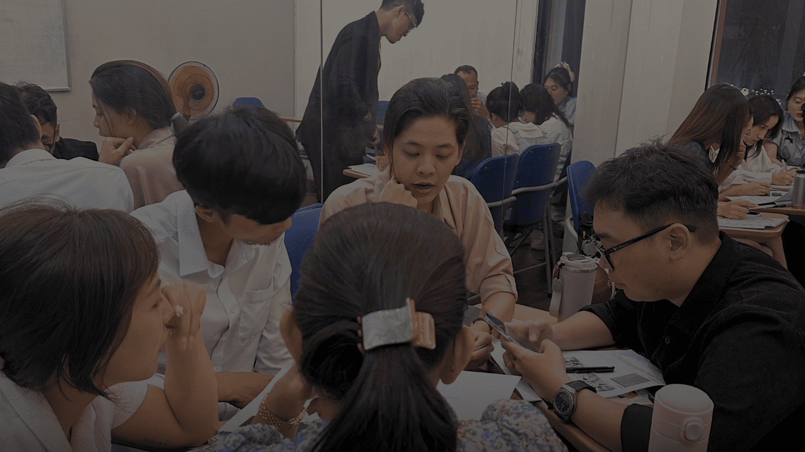 Giao Tiếp Trong Giảng Dạy: 5 Lý Do Hiệu Quả Tại Sao Các Trung Tâm TESOL Khuyến Khích Học Offline 19 Website ETP Hinh anh minh hoa 4