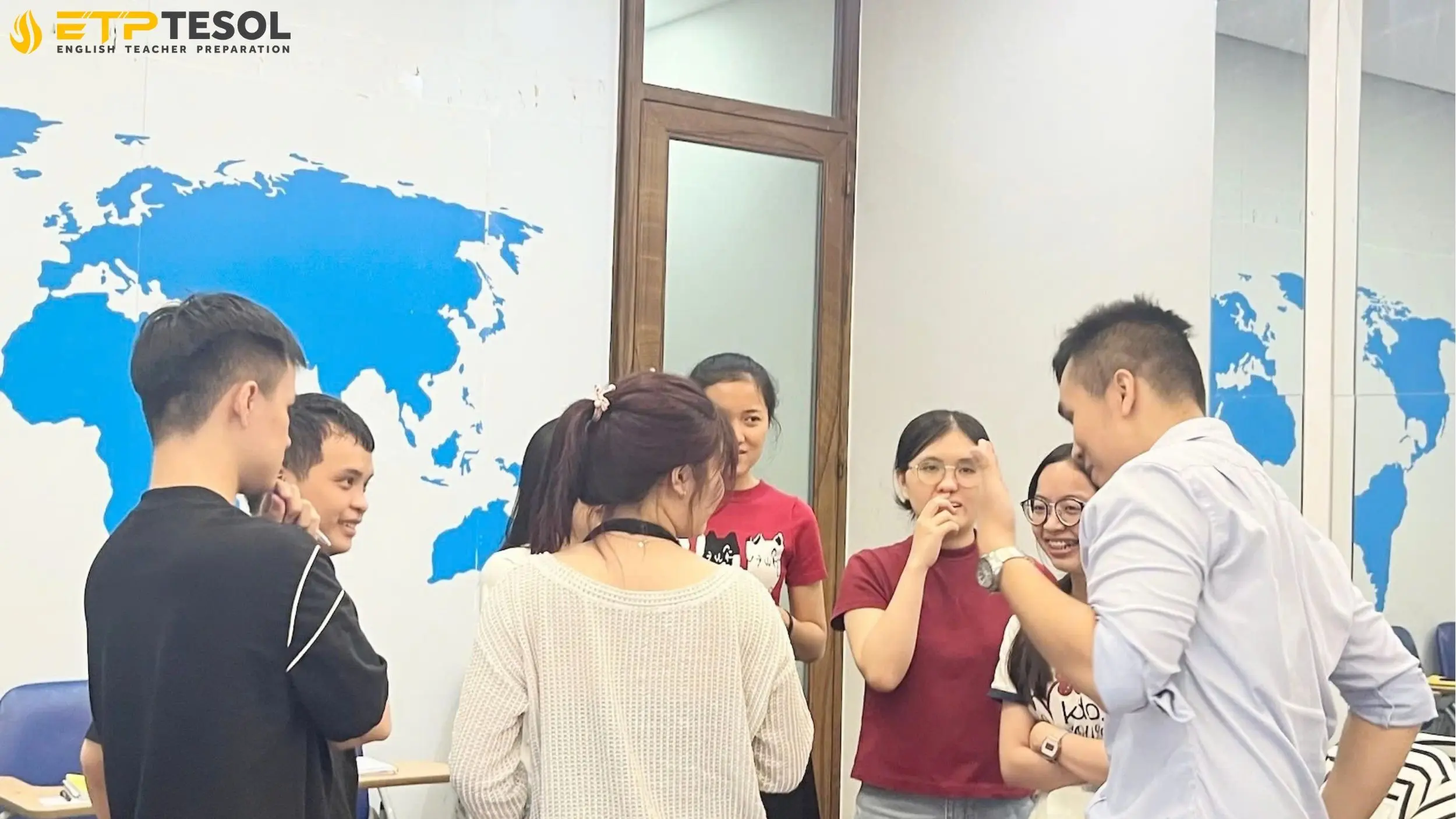 Khóa Học TESOL Quốc Tế - Chứng Chỉ Chuẩn, Cơ Hội Toàn Cầu 3 Hình ảnh học viên tham gia khóa học Tesol quốc tế tại ETP Tesol